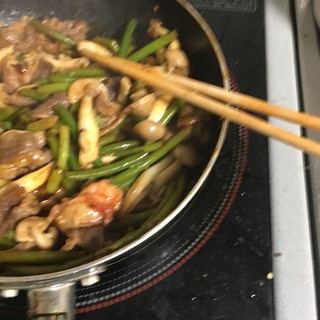 酒の肴：牛肉にんにくの芽しめじ炒め